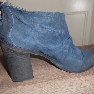 Boutique 9 Blue Bootie 11M